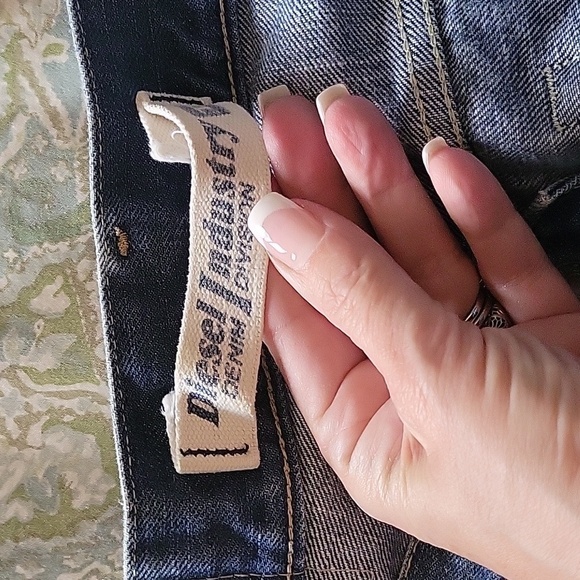 VINTAGE DIESEL BUTTON-FLY GARAGE WASH JEANS - Picture 11 of 14